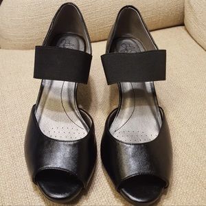 Life stride soft system shoes